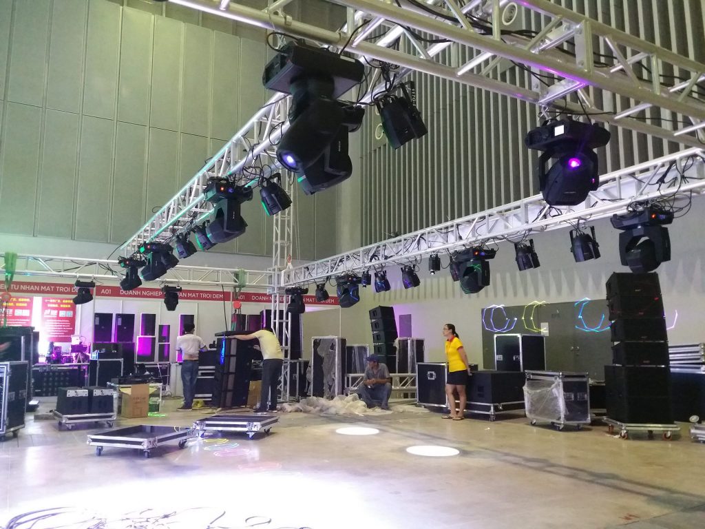 Cho thuê máy quay livestream